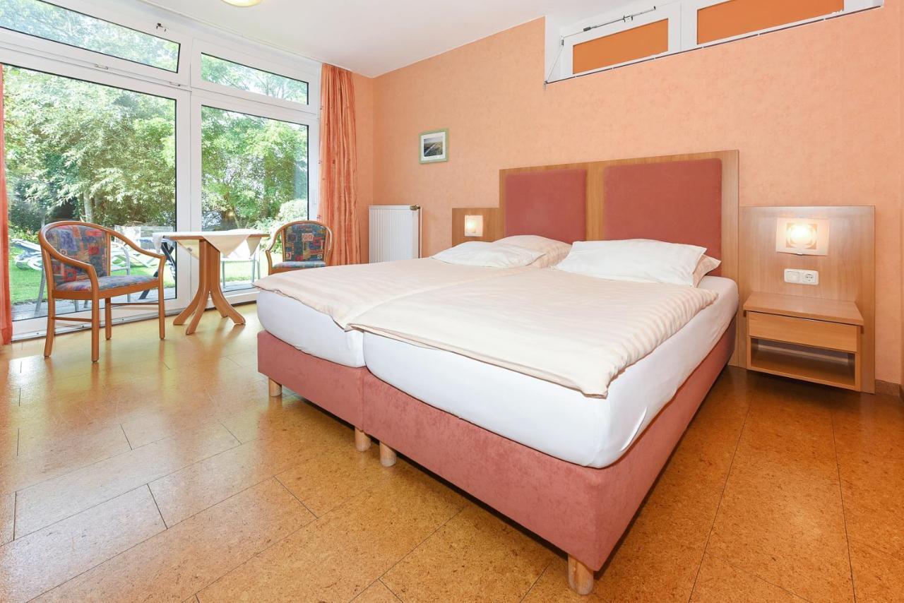 Hotel-Pension Altes Siel Bensersiel Exterior photo