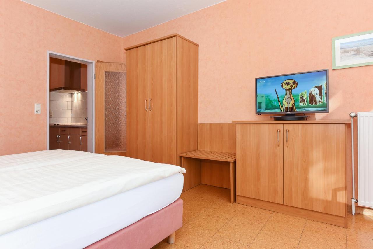Hotel-Pension Altes Siel Bensersiel Exterior photo