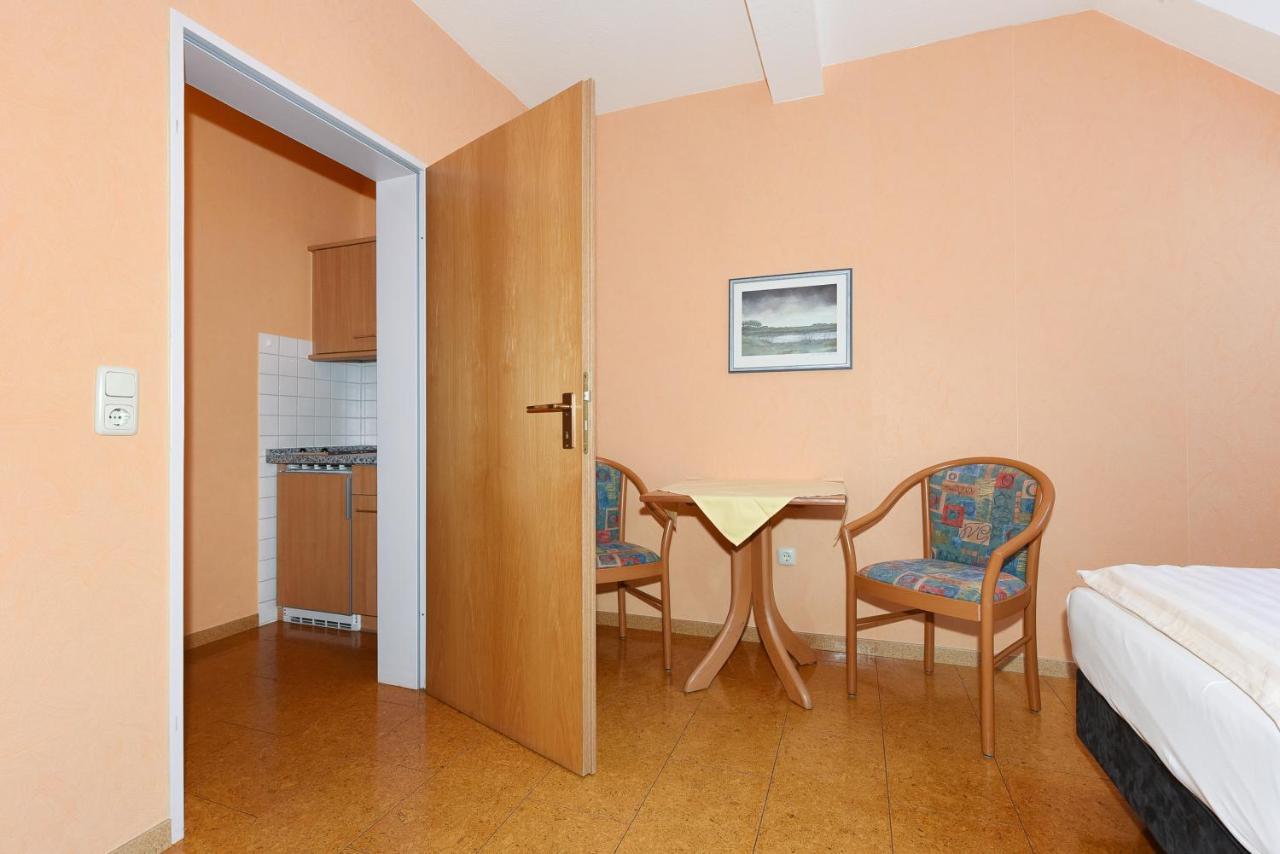 Hotel-Pension Altes Siel Bensersiel Exterior photo