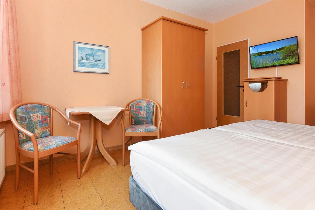 Hotel-Pension Altes Siel Bensersiel Exterior photo