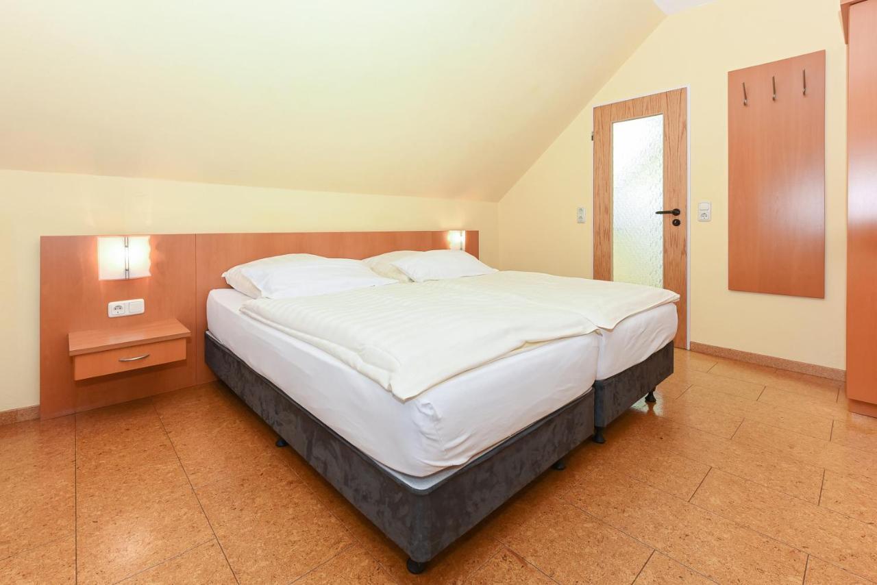 Hotel-Pension Altes Siel Bensersiel Exterior photo